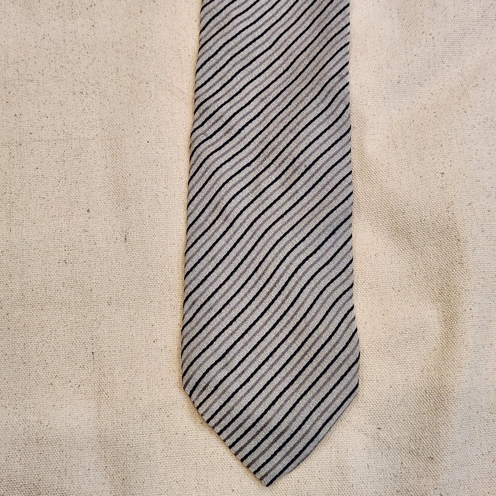 Giorgio Armani Cravatte Men's Silk Tie Gray Black Diagonal Striped Made in Italy
